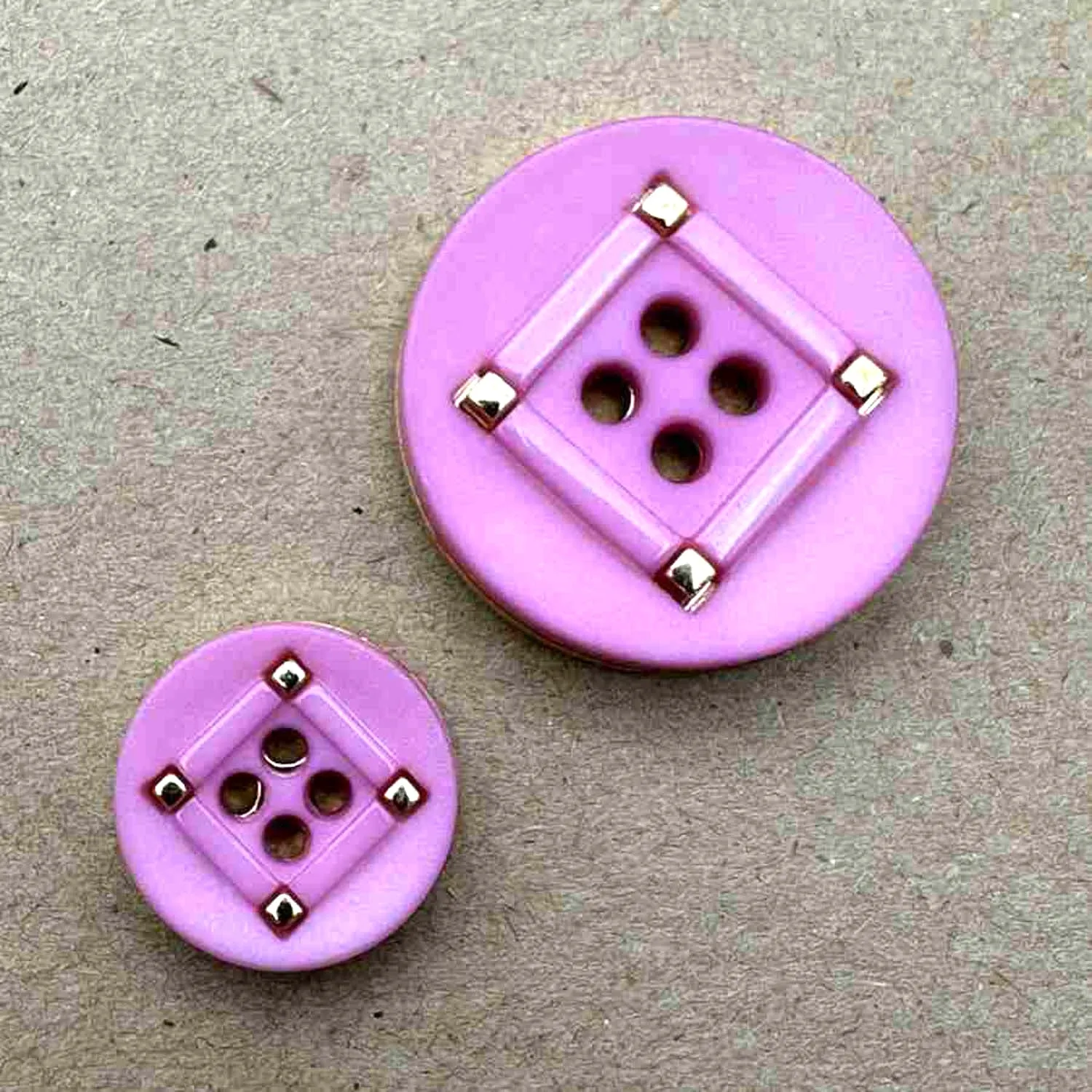 4 Hole Nylon Gold Square Pattern Button