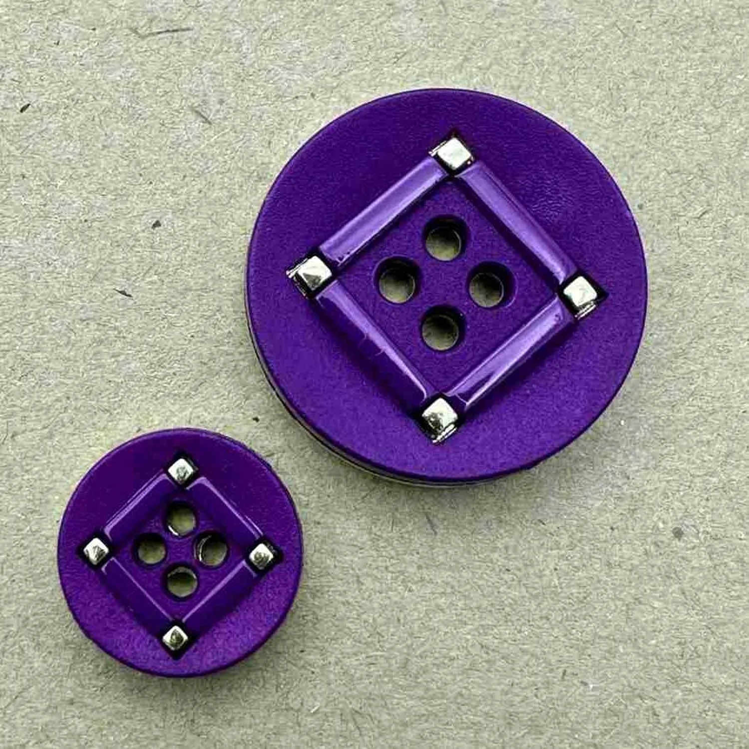 4 Hole Nylon Gold Square Pattern Button