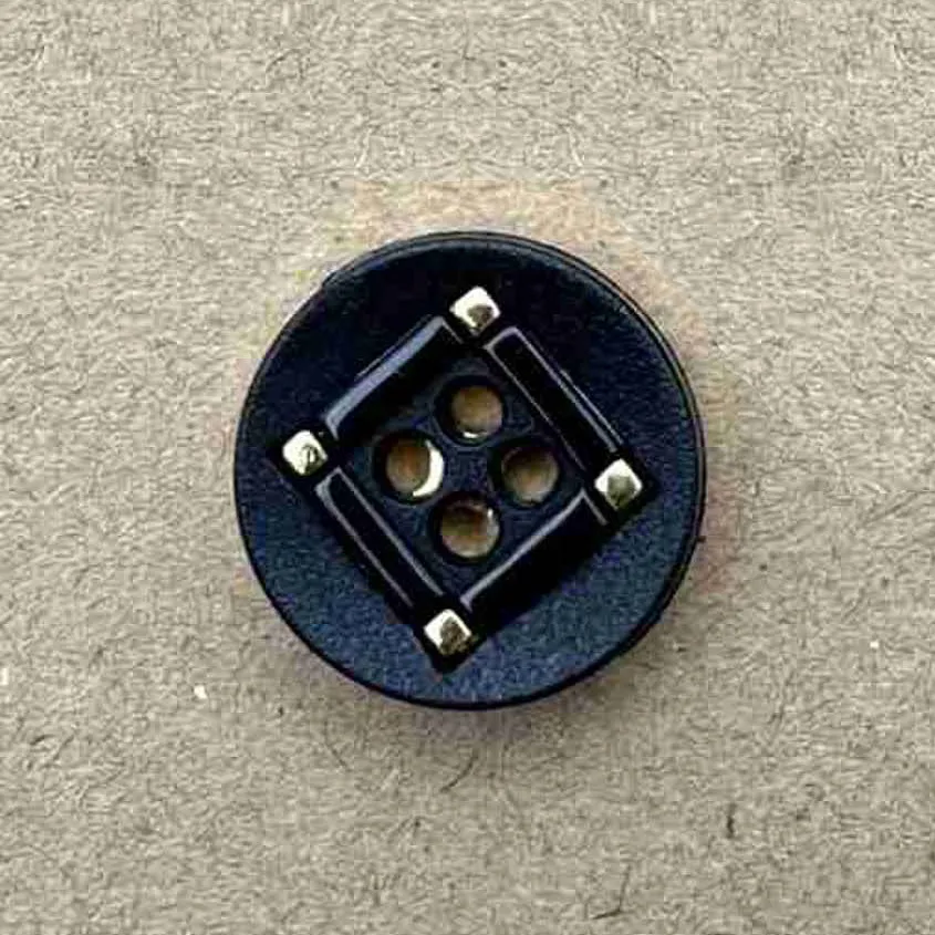 4 Hole Nylon Gold Square Pattern Button