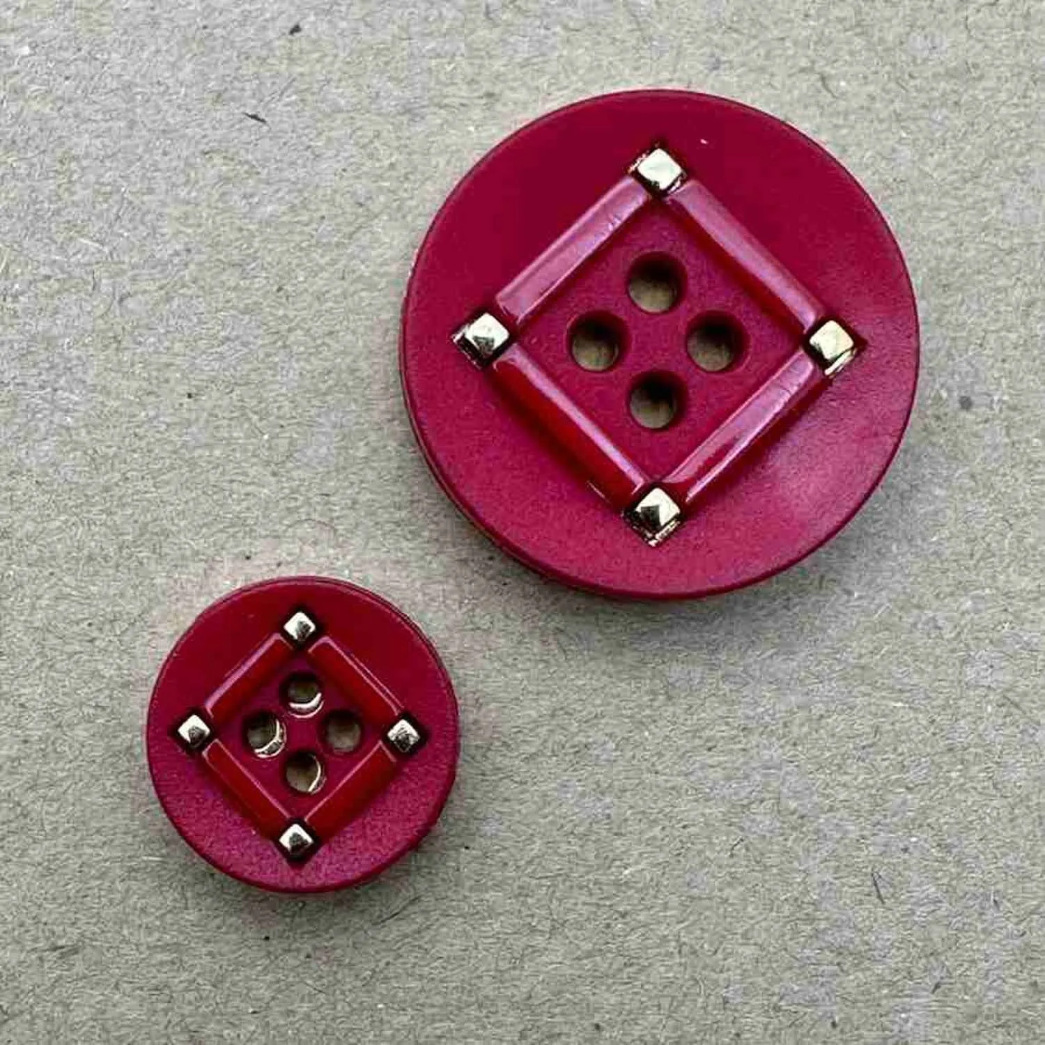 4 Hole Nylon Gold Square Pattern Button