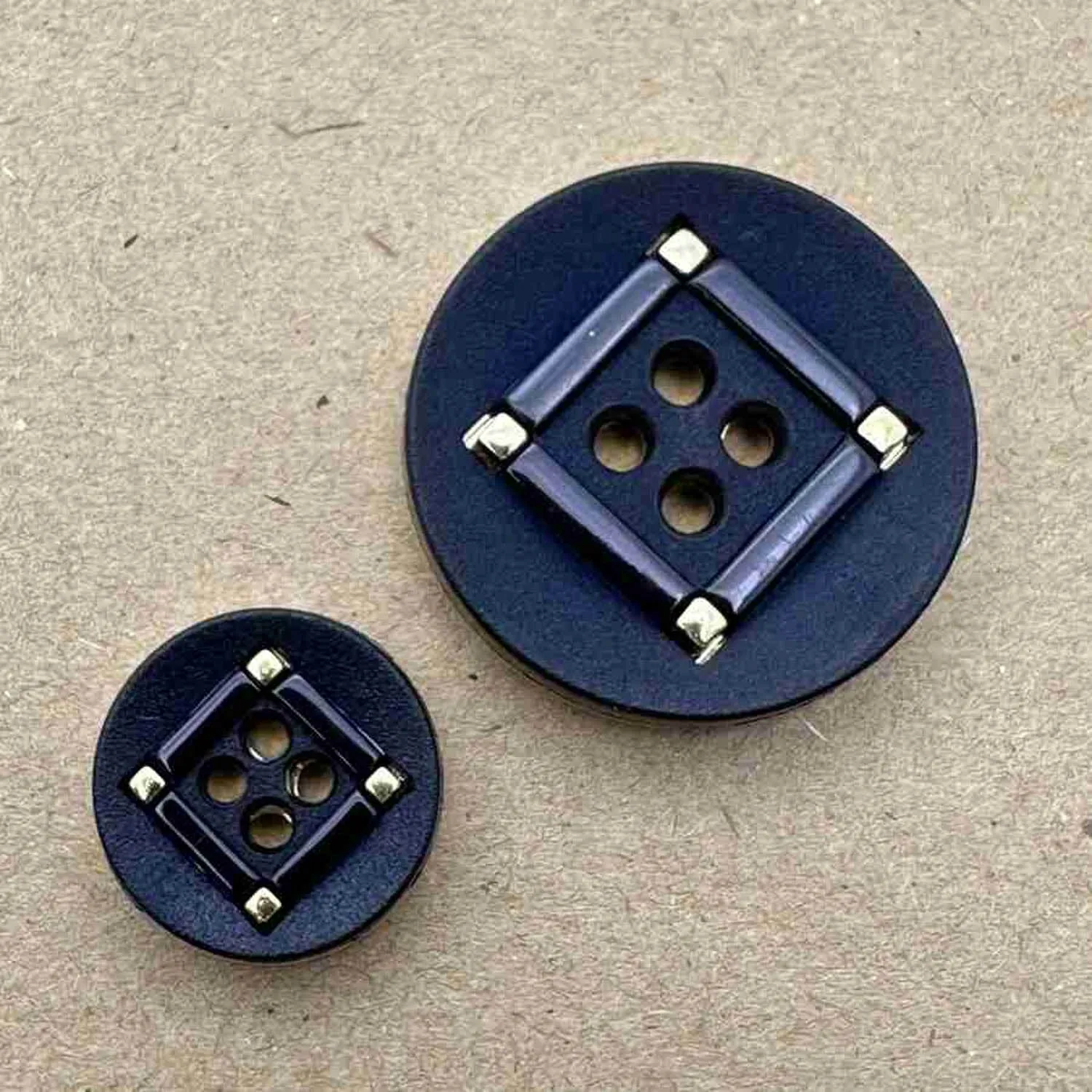 4 Hole Nylon Gold Square Pattern Button