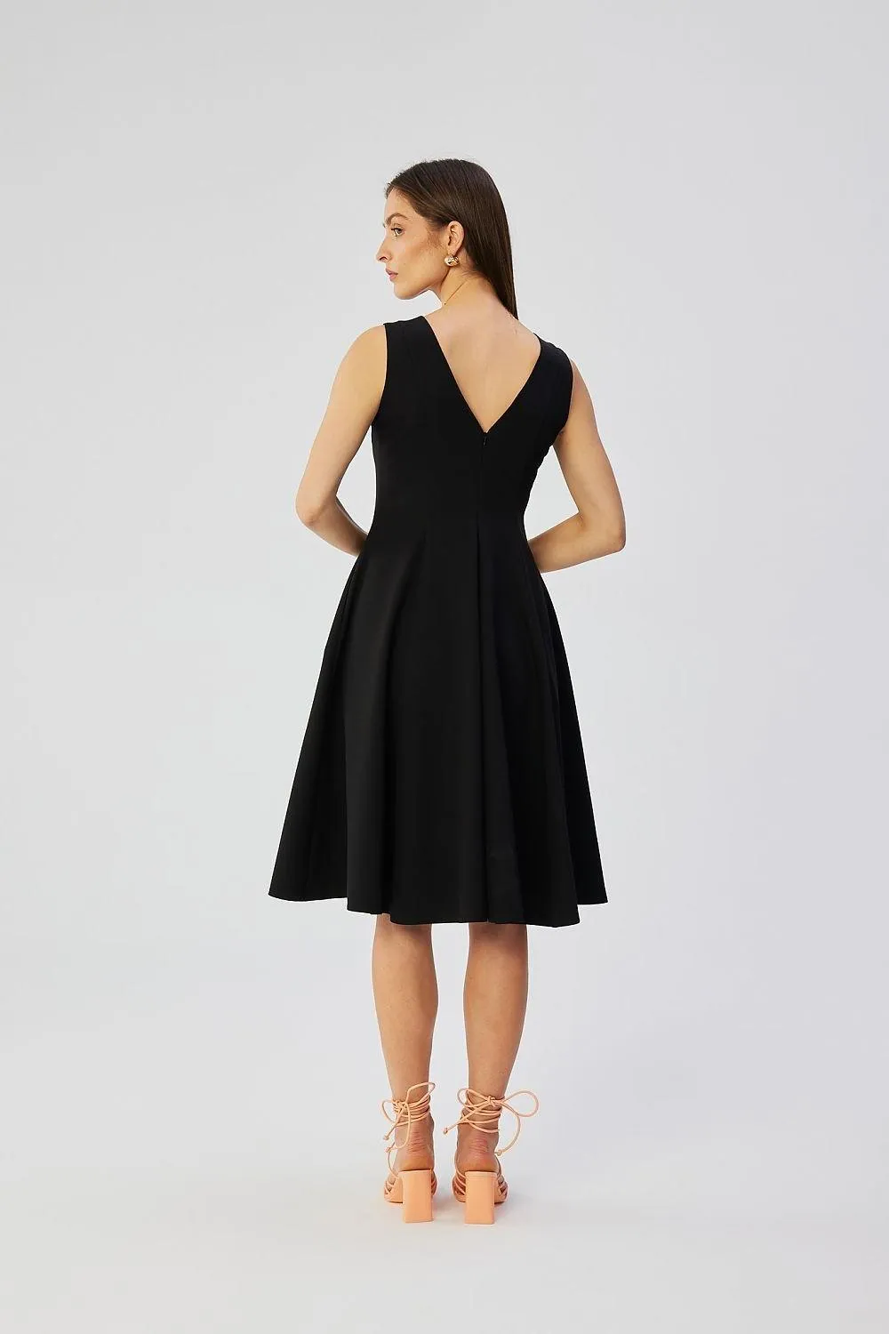 Elegant A-Line Sleeveless Day Dress with Polish Flair