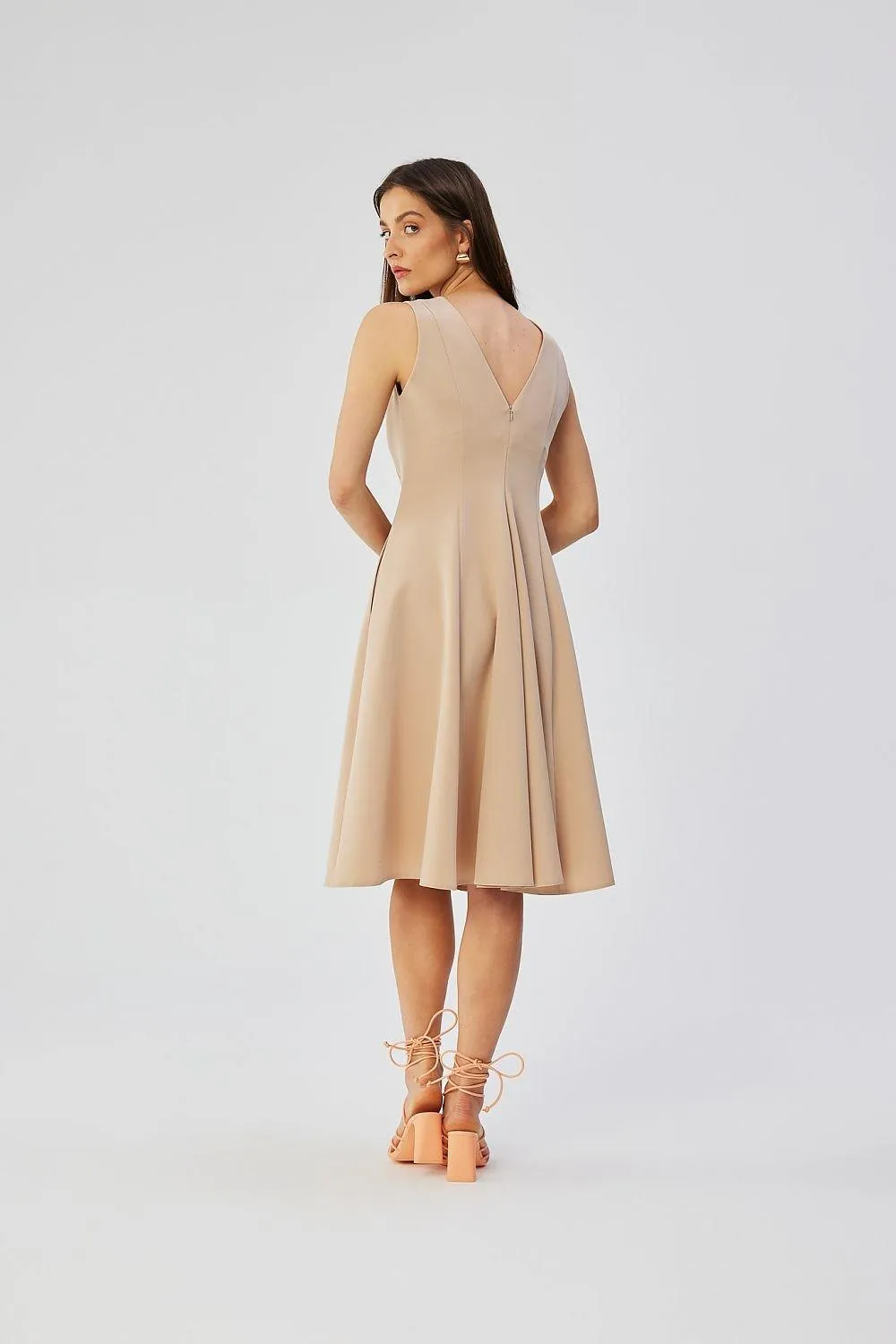 Elegant A-Line Sleeveless Day Dress with Polish Flair