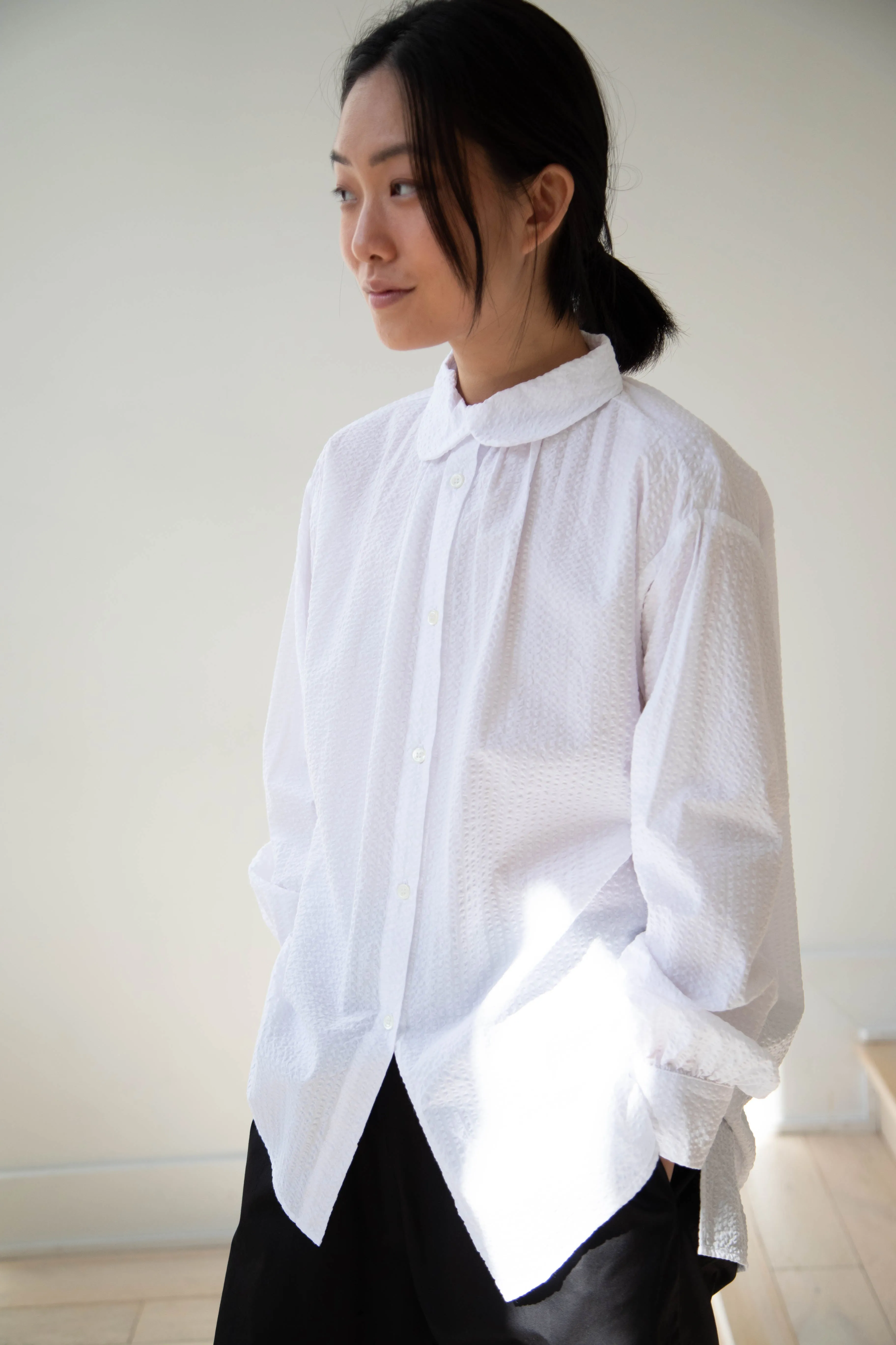 Gallego Desportes | Round Collar Top in White Seersucker